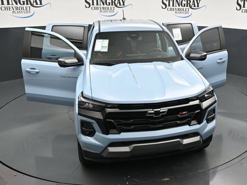 Used 2025 Chevrolet Colorado Z71 w/ Technology Package AWD/4WD image 34