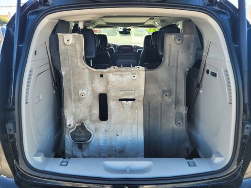 Used 2020 Chrysler Pacifica Limited w/ Advanced Safetytec Group image 10