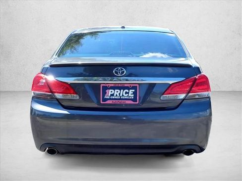 Used 2011 Toyota Avalon Limited FWD image 3