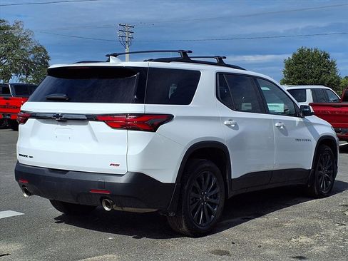 Used 2023 Chevrolet Traverse RS image 7