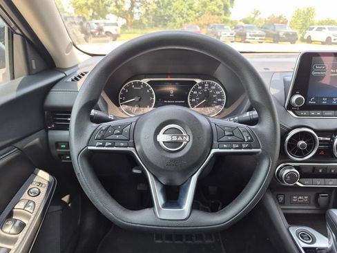 Used 2024 Nissan Sentra SV FWD image 15