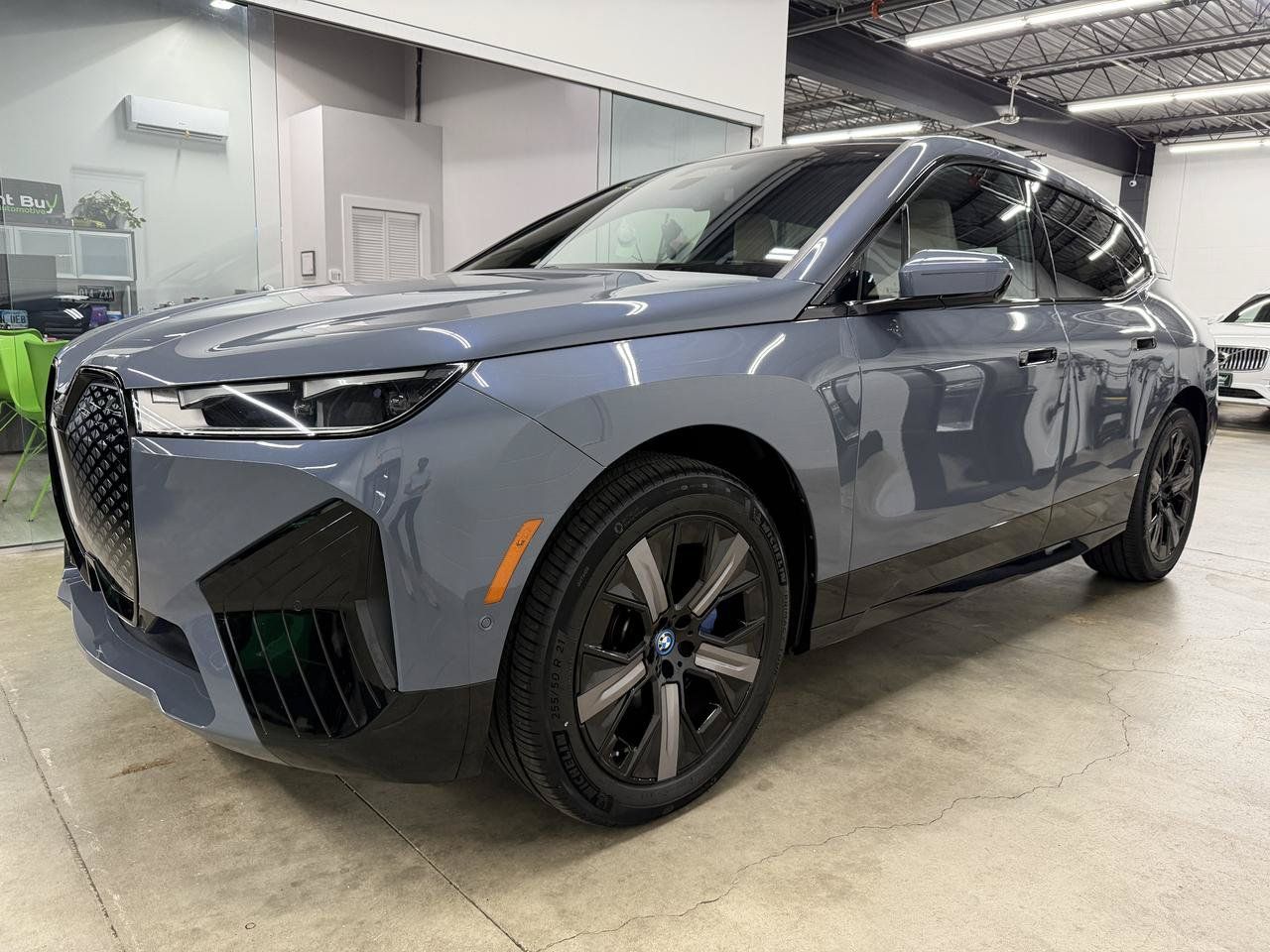 Used 2024 BMW iX xDrive50 w/ Sport Package AWD/4WD image 1