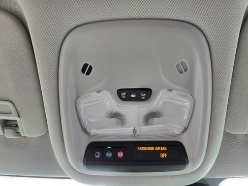 Used 2025 Chevrolet TrailBlazer LT AWD/4WD image 26