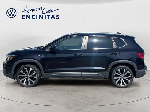 Certified 2023 Volkswagen Taos SE w/ Panoramic Sunroof Package FWD image 2