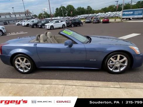 Used 2005 Cadillac XLR RWD image 11