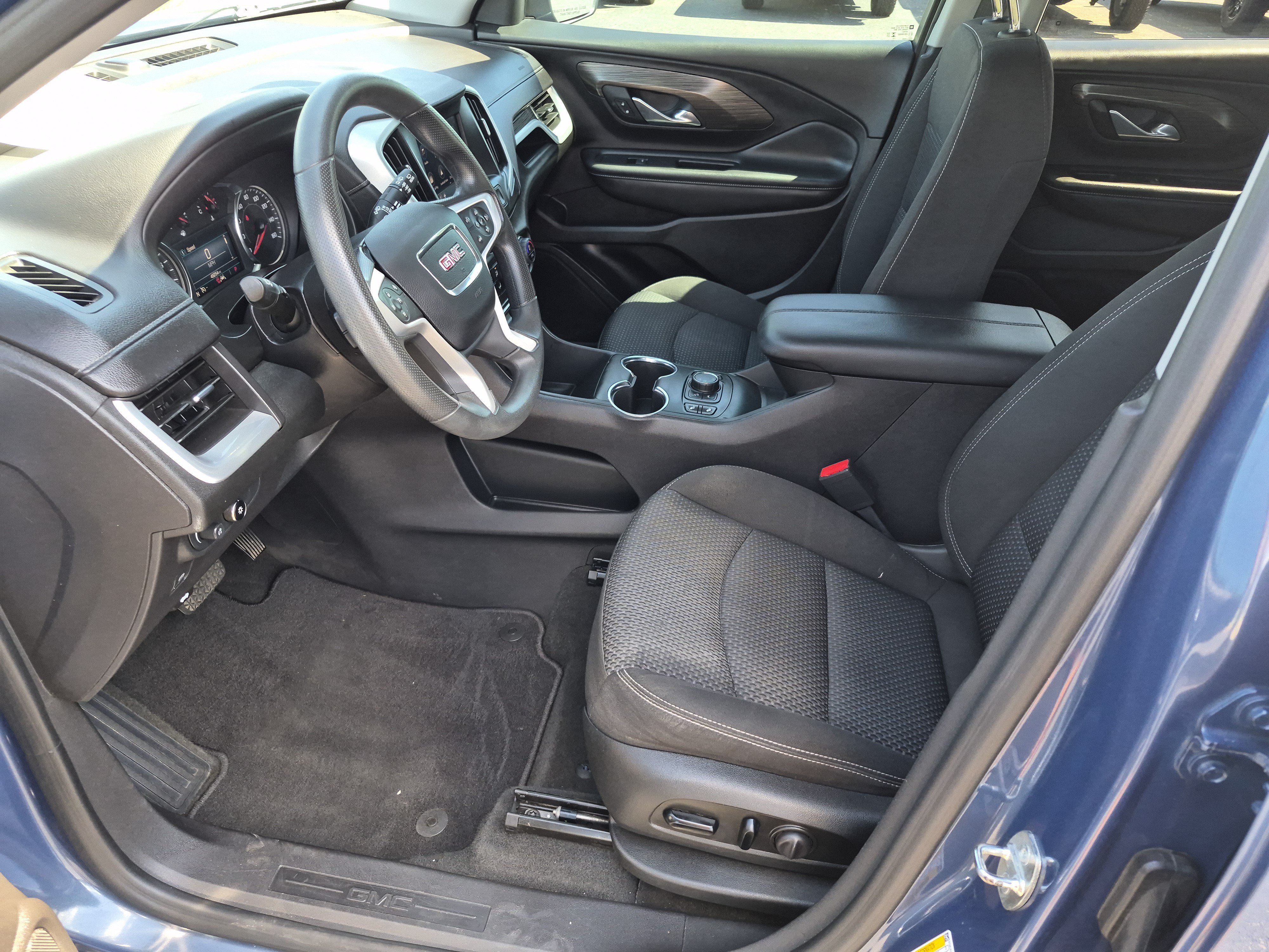 Used 2024 GMC Terrain SLE w/ Driver Convenience Package AWD/4WD image 12