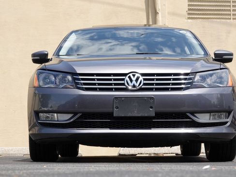 Used 2013 Volkswagen Passat TDI SEL Premium FWD image 35