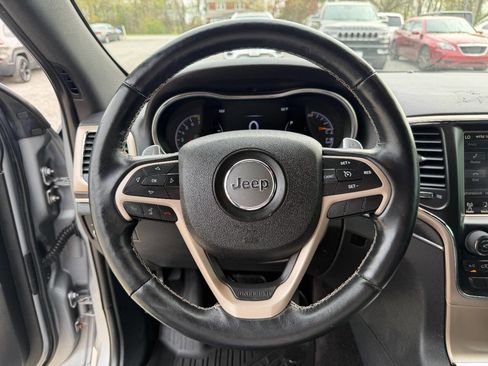 Used 2017 Jeep Grand Cherokee Limited image 33