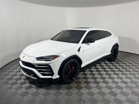 Used 2019 Lamborghini Urus AWD/4WD image 9