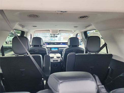 New 2026 Lincoln Navigator Premiere AWD/4WD image 19