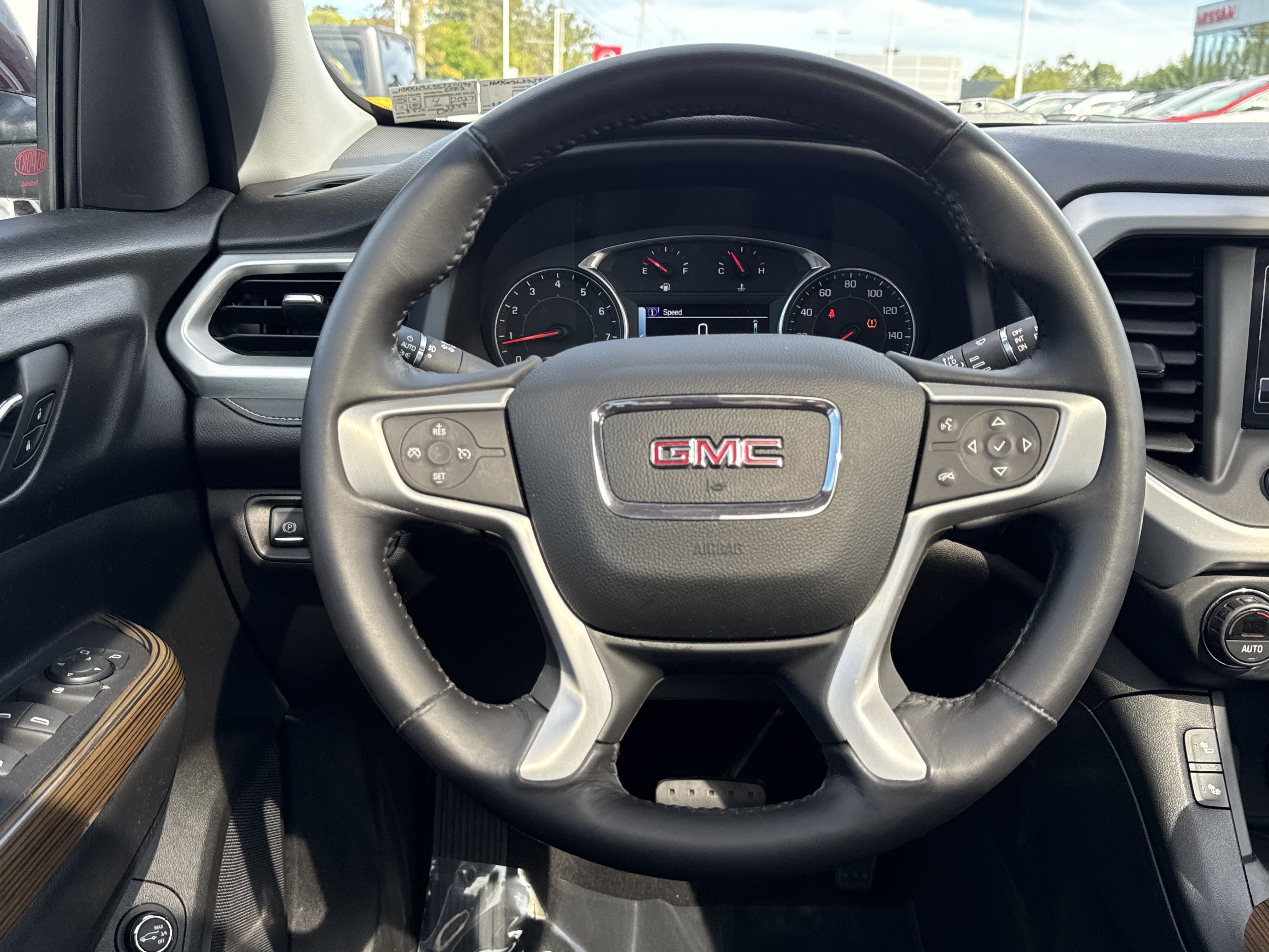 Used 2018 GMC Acadia SLE w/ Driver Alert Package I AWD/4WD image 3