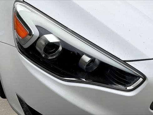 Used 2015 Kia Cadenza Premium w/ Luxury Package FWD image 31