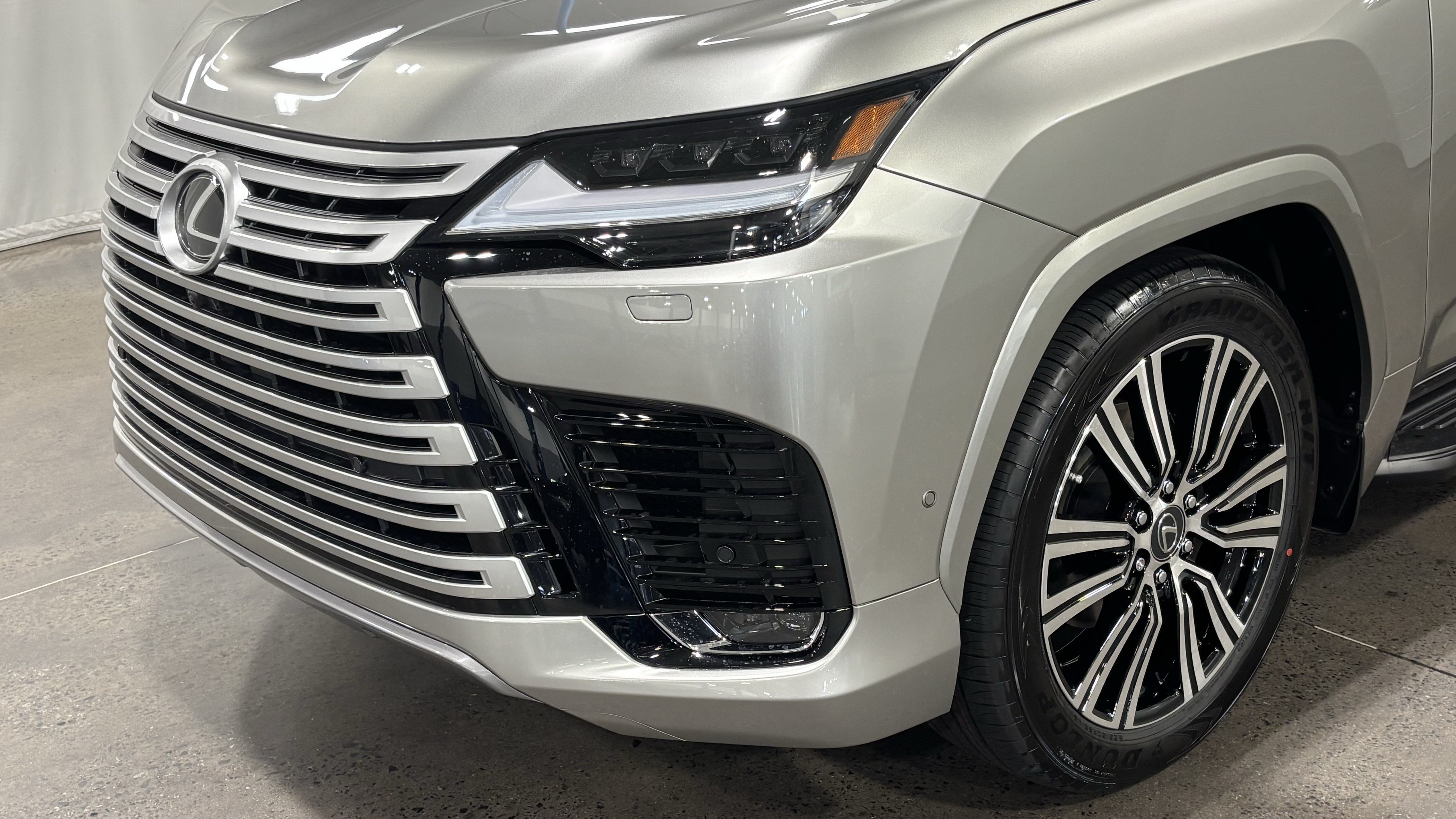 Certified 2026 Lexus LX 700h Luxury AWD/4WD image 12