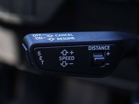 Used 2024 Audi Q4 e-tron Premium Plus image 32