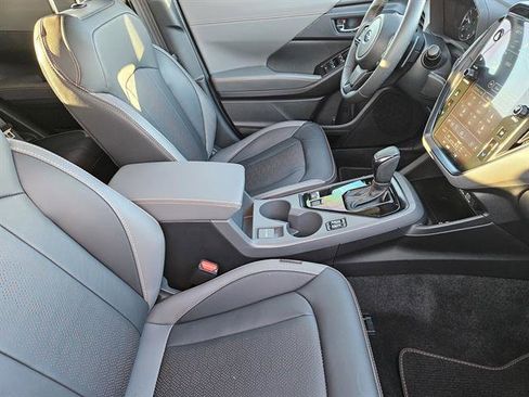 Certified 2025 Subaru Crosstrek 2.5i Limited w/ Crosstrek Mirror Package image 11