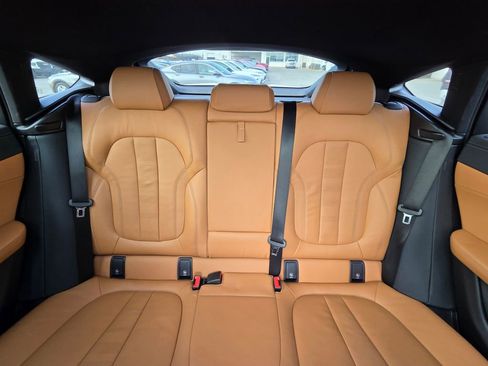 Used 2022 BMW X6 xDrive40i w/ M Sport Package image 28