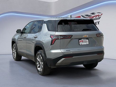 Used 2026 Chevrolet Equinox LT w/ Convenience Package II FWD image 3