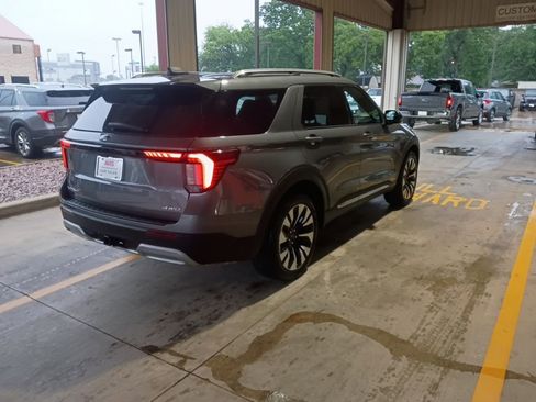 Used 2025 Ford Explorer Platinum w/ LUX Leather Package AWD/4WD image 7
