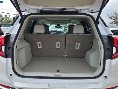 Used 2024 GMC Terrain Denali w/ Denali Premium Package image 4