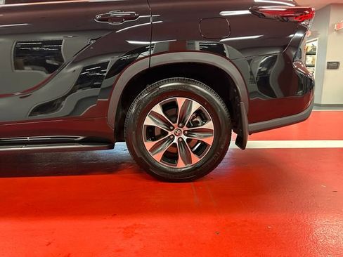 Certified 2026 Toyota Highlander XLE AWD/4WD image 28