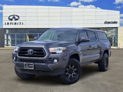Used 2020 Toyota Tacoma SR5 w/ Technology Package AWD/4WD image 1