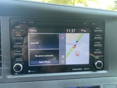 Used 2020 Toyota Sienna XLE image 21