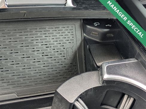 Used 2023 Mercedes-Benz GLS 580 4MATIC image 24