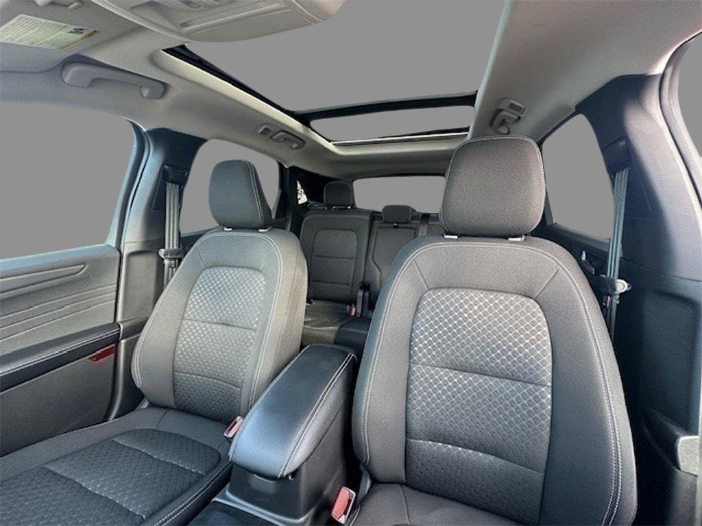 New 2024 Ford Escape Active w/ Tech Pack #2 FWD image 9