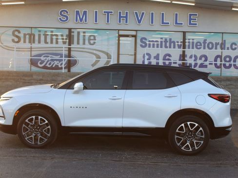 Used 2023 Chevrolet Blazer RS w/ Enhanced Convenience Package image 4