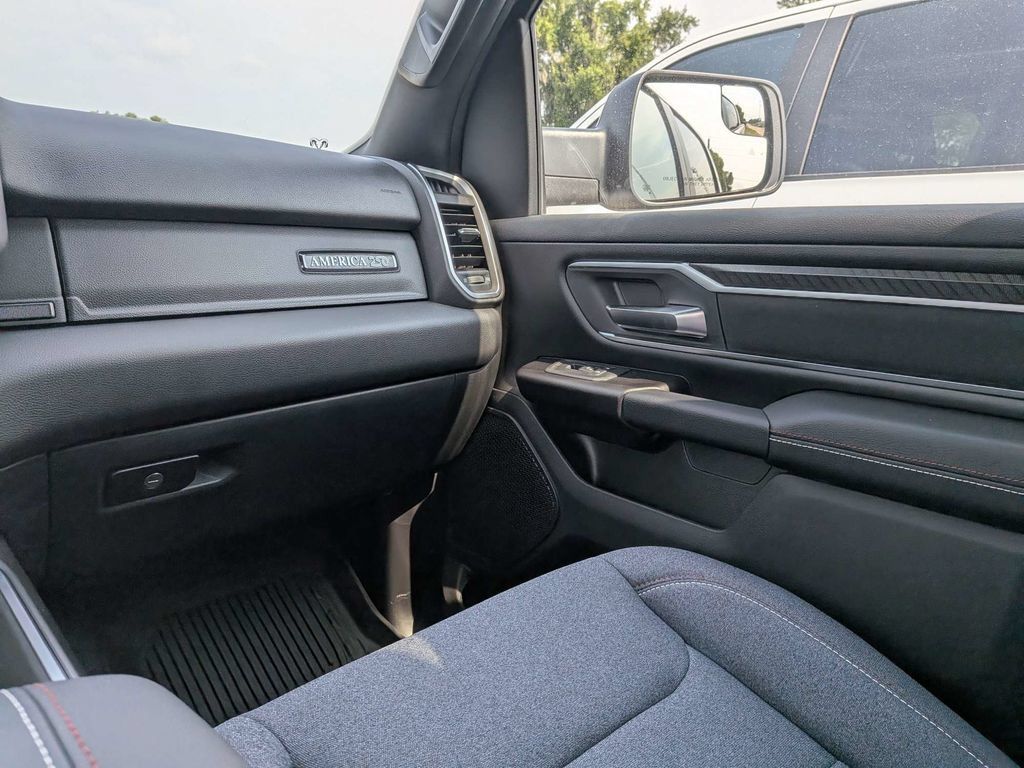 New 2026 RAM 1500 Big Horn AWD/4WD image 12