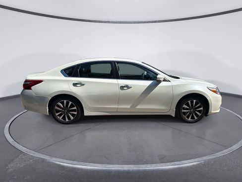 Used 2017 Nissan Altima 2.5 SL FWD image 5
