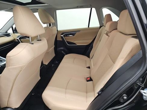 Used 2019 Toyota RAV4 XLE w/ Convenience Package image 29