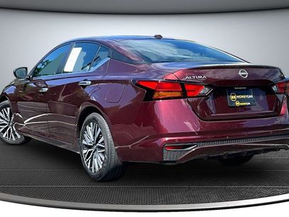 Used 2024 Nissan Altima 2.5 SV