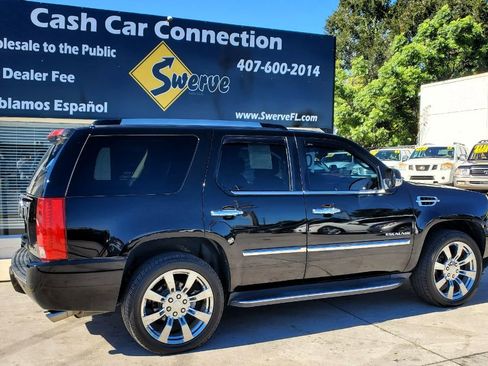 Used 2011 Cadillac Escalade 2WD image 7