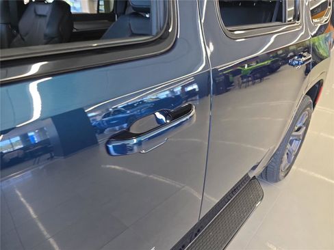 New 2026 Jeep Grand Wagoneer Limited AWD/4WD image 13
