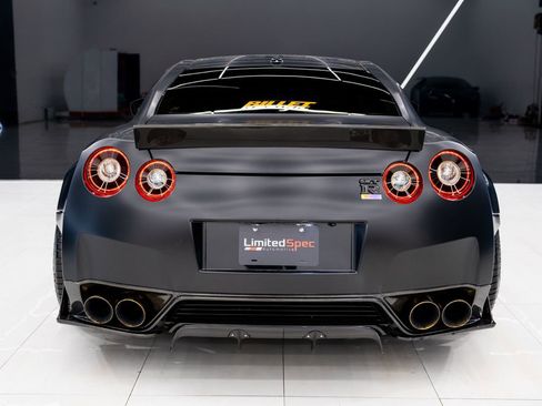 Used 2015 Nissan GT-R Black Edition image 19