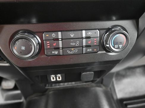 Used 2020 Ford F150 XLT w/ Equipment Group 302A Luxury image 17