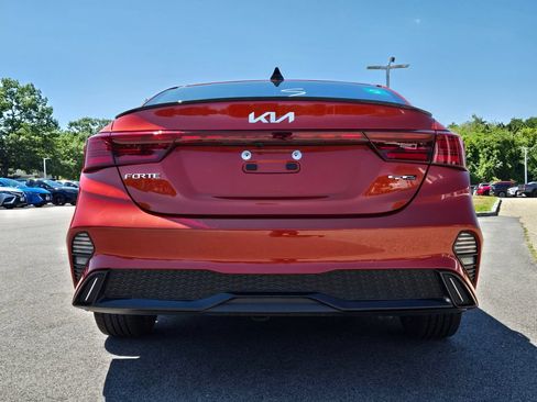 Used 2023 Kia Forte GT-Line w/ GT-Line Premium Package FWD image 4