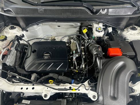 Used 2024 Buick Encore GX Sport Touring FWD image 32