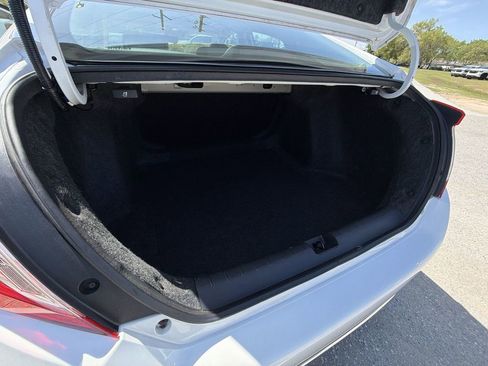 Used 2019 Honda Civic EX-L image 31