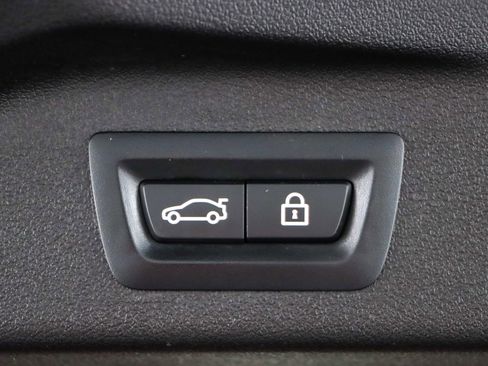 Used 2021 BMW X7 xDrive40i w/ Executive Package image 32