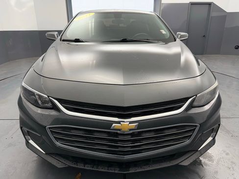 Used 2017 Chevrolet Malibu LT image 8