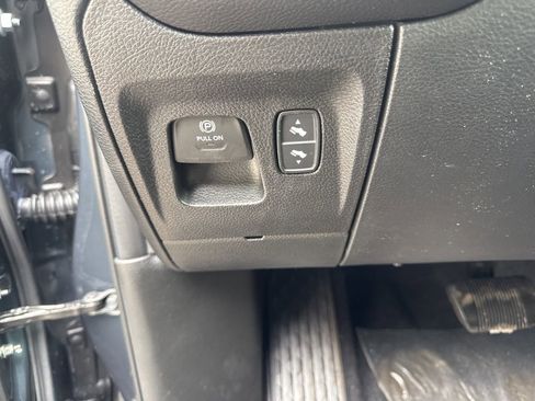 New 2026 RAM 1500 4x4 Crew Cab image 17