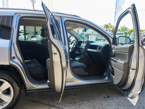 Used 2016 Jeep Compass Sport w/ Power Value Group image 17