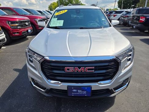 Used 2022 GMC Terrain SLE w/ Driver Convenience Package AWD/4WD image 2