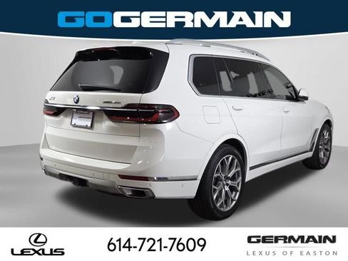Used 2023 BMW X7 xDrive40i w/ Premium Package AWD/4WD image 9