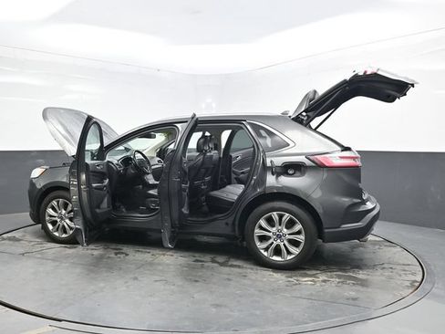 Used 2019 Ford Edge Titanium w/ Cold Weather Package AWD/4WD image 40
