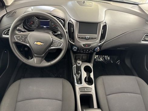 Used 2018 Chevrolet Cruze LT w/ Convenience Package image 22