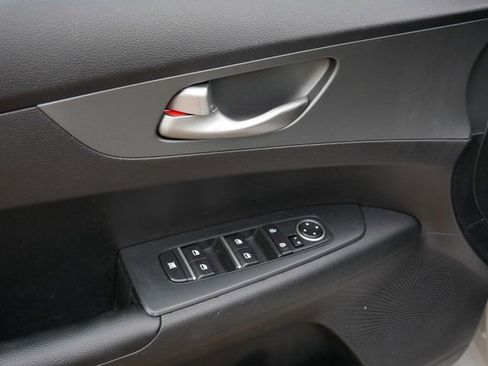 Used 2020 Kia Forte LXS FWD image 15