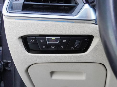 Used 2021 BMW 330e w/ M Sport Package RWD image 16